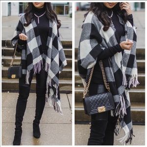 BLACK WHITE PLAID PONCHO CHECKERED- Poncho